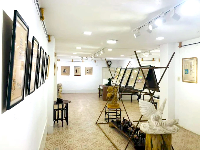 Coffee Colour Art Gallery